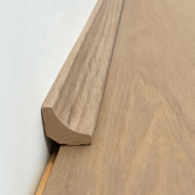 MDF 内側コーナーモールディング/スコシアモールディング (ホワイトオーク突き板でラッピング + ペイント) - ナチュラルオーク色 7/8 インチ x 7/8 インチ
